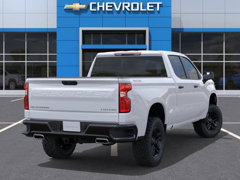 CHEVROLET Silverado 1500 K1500 SILVERADO CREW CAB CUSTOM TRAIL BOSS STD/BOX (2CX) 2026 BLANC SOMMET Rivière-du-Loup - photo #3