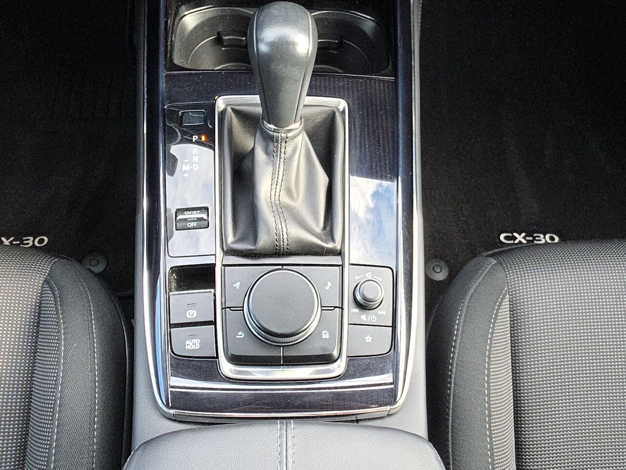 2025 Mazda CX-30 GS, Traction intégrale i-Activ AWD, moteur Skyactiv-G 2.5 L, Apple CarPlay et Android, caméra de Grey Val-David - photo #16
