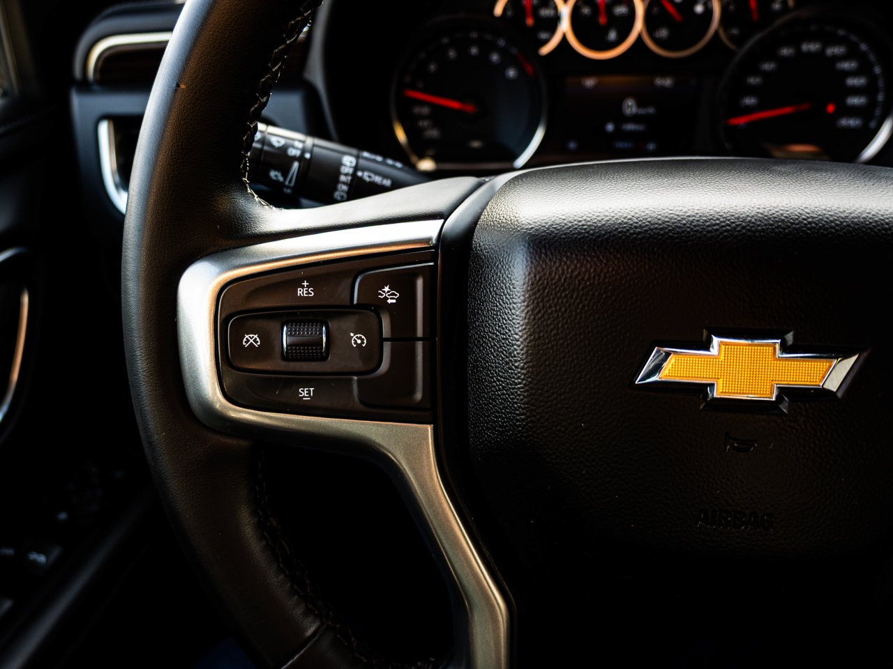 2023 Chevrolet Suburban 4WD 4dr LS White Sherwood Park - photo #20