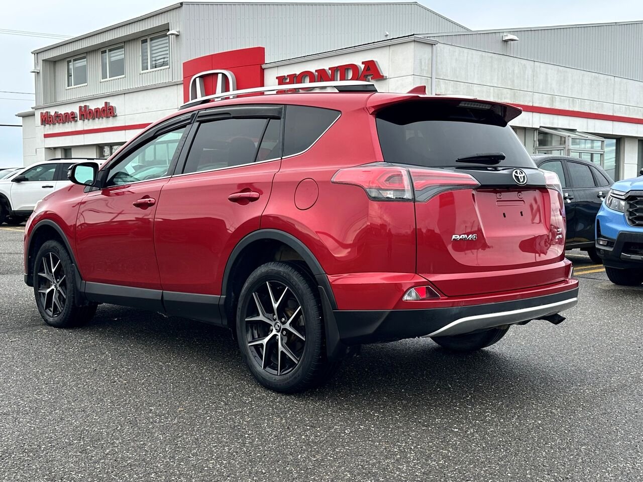 2016 Toyota RAV4 SE RAV4 SE Red Matane - photo #2