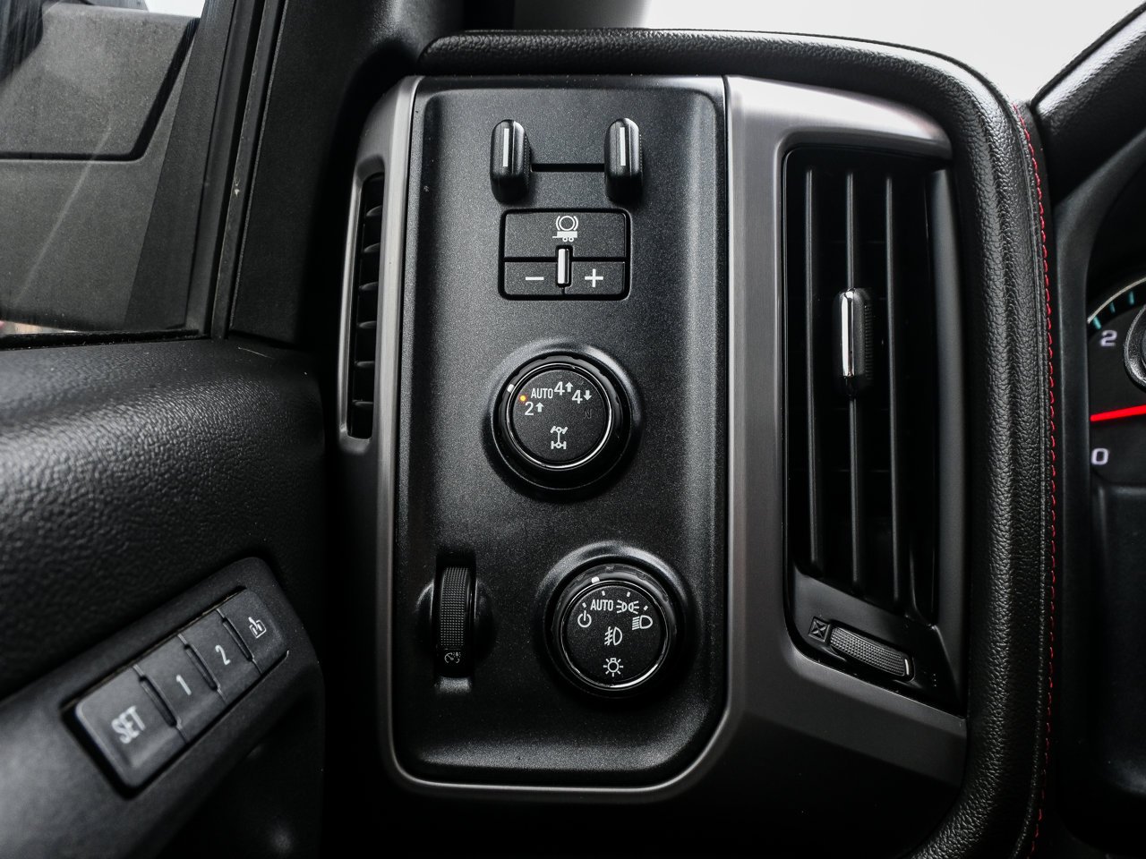 2018 GMC Sierra 1500 4WD Crew Cab 143.5 SLT Grey Sherwood Park - photo #22