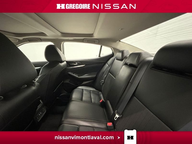 2023 Nissan Maxima White Saint-Eustache - photo #16