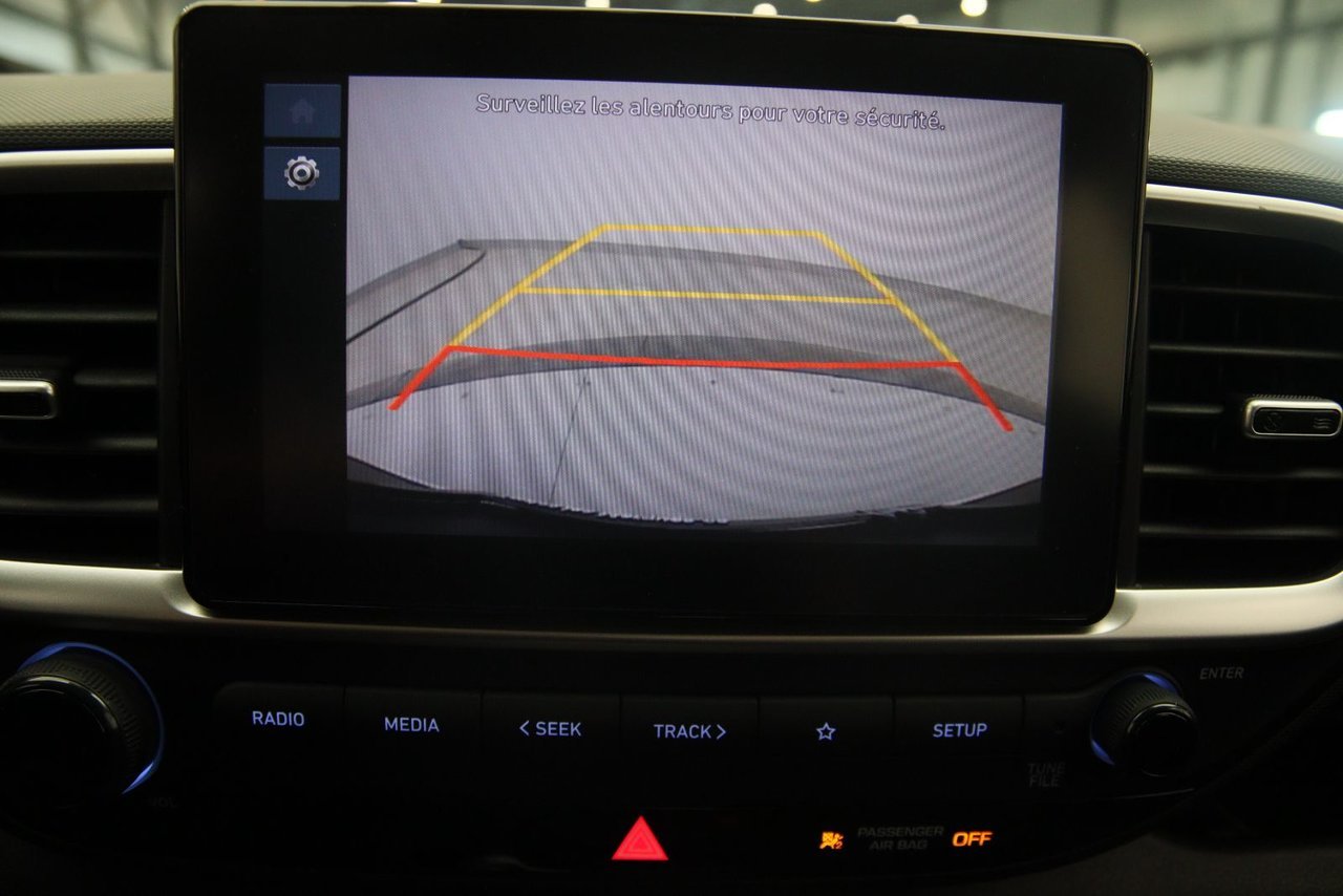 2023 Hyundai Venue Essential White Baie-Comeau - photo #13