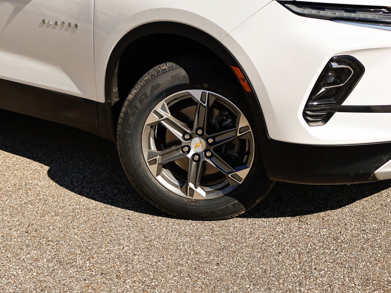 2024 Chevrolet Blazer AWD 4dr LT White Sherwood Park - photo #4