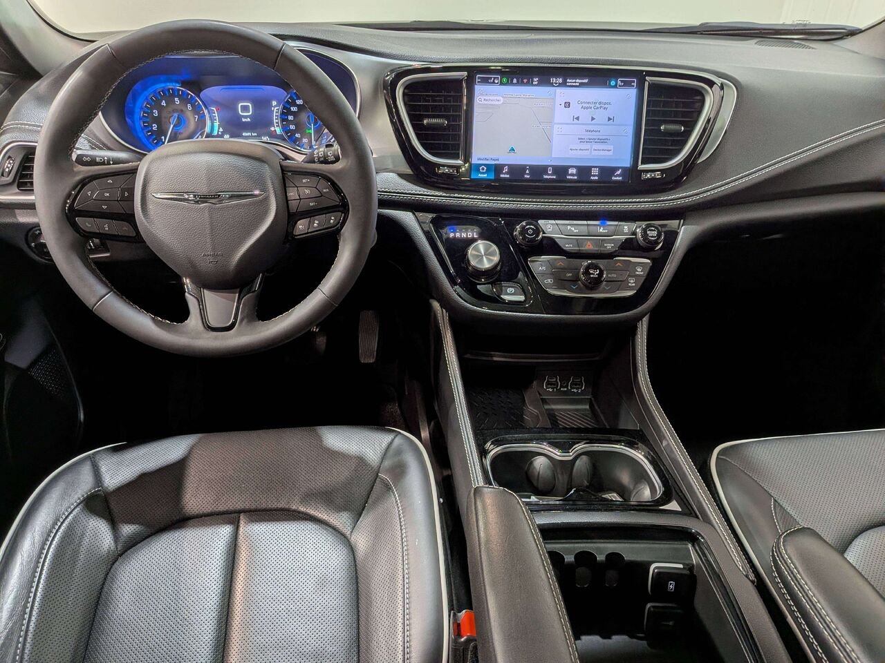 2025 Chrysler Pacifica Limited FWD White Val-David - photo #31