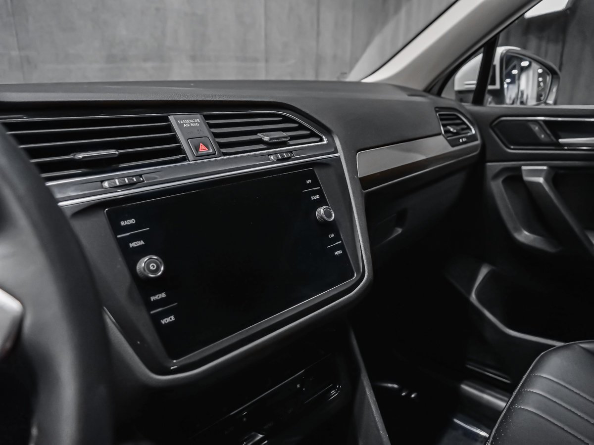 2022 Volkswagen Tiguan COMFORTLINE White Montreal - photo #9