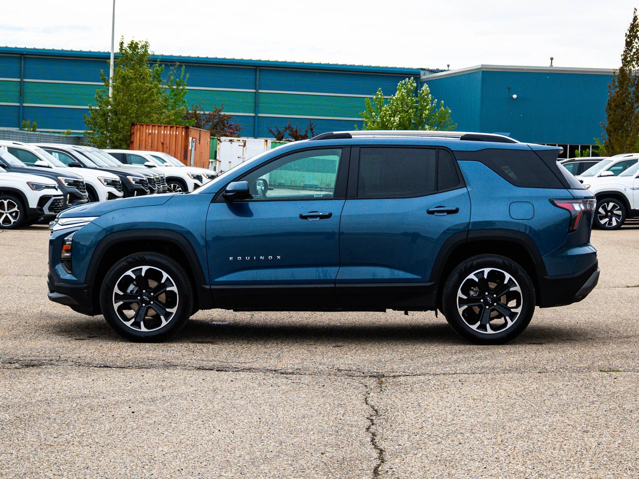 2026 Chevrolet Equinox AWD 4dr LT w/2LT Blue Sherwood Park - photo #9