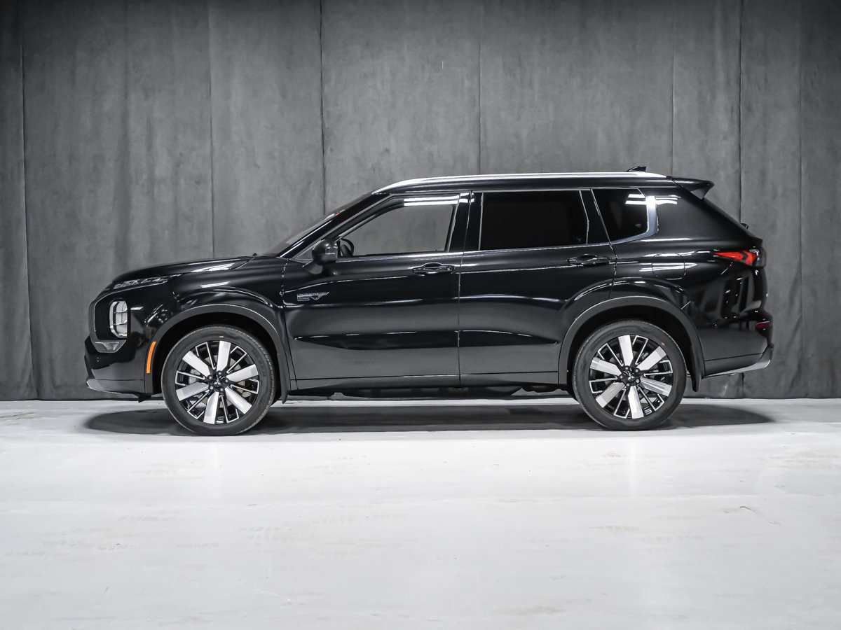 Mitsubishi Outlander PHEV GT 2026 Fini taillé diamant Noir de qualité supérieure Montréal - photo #2
