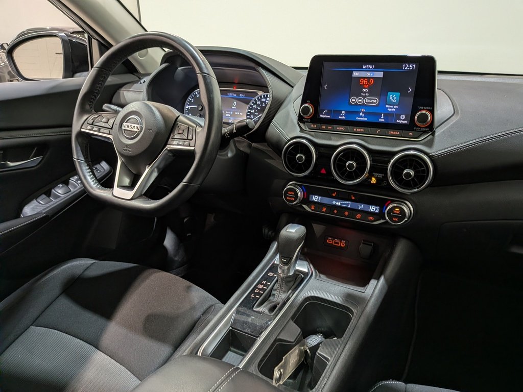 2021 Nissan Sentra SV CVT Black Val-David - photo #17