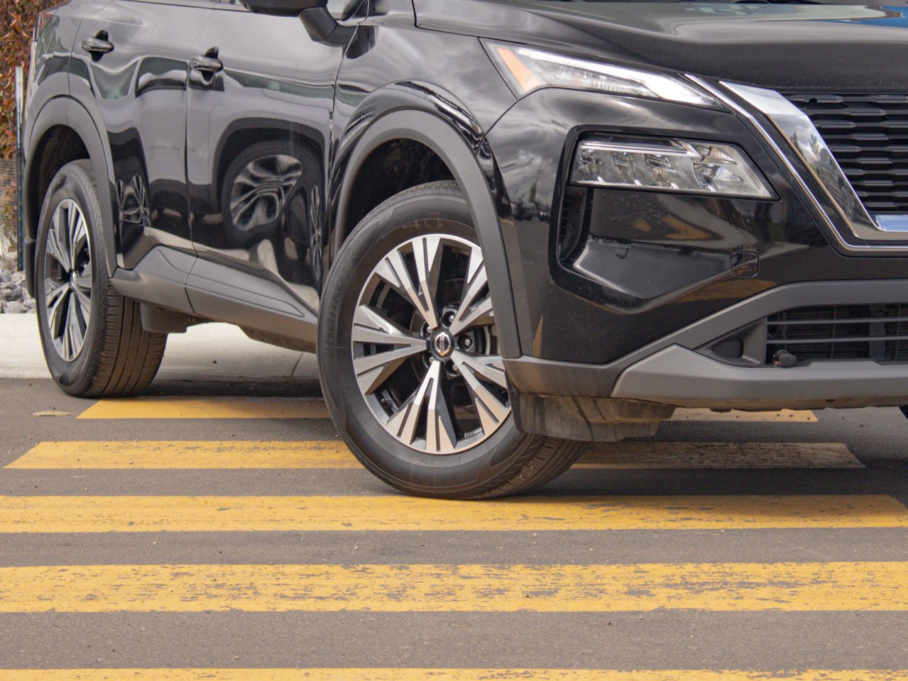 2021 Nissan Rogue AWD SV Black Sherwood Park - photo #5