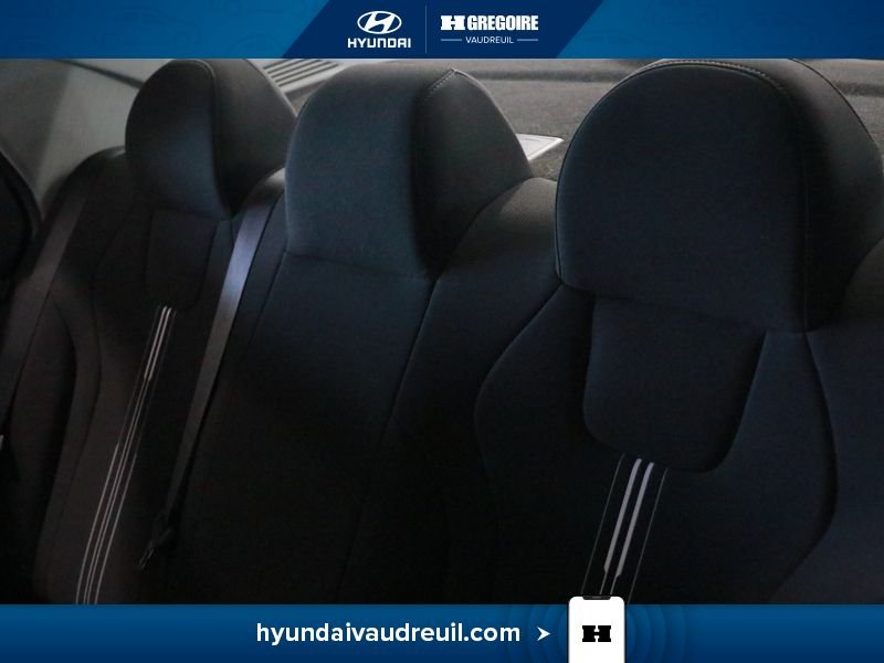 Hyundai Elantra YE21 | Preferred IVT 2024 Blanc Laval - photo #18