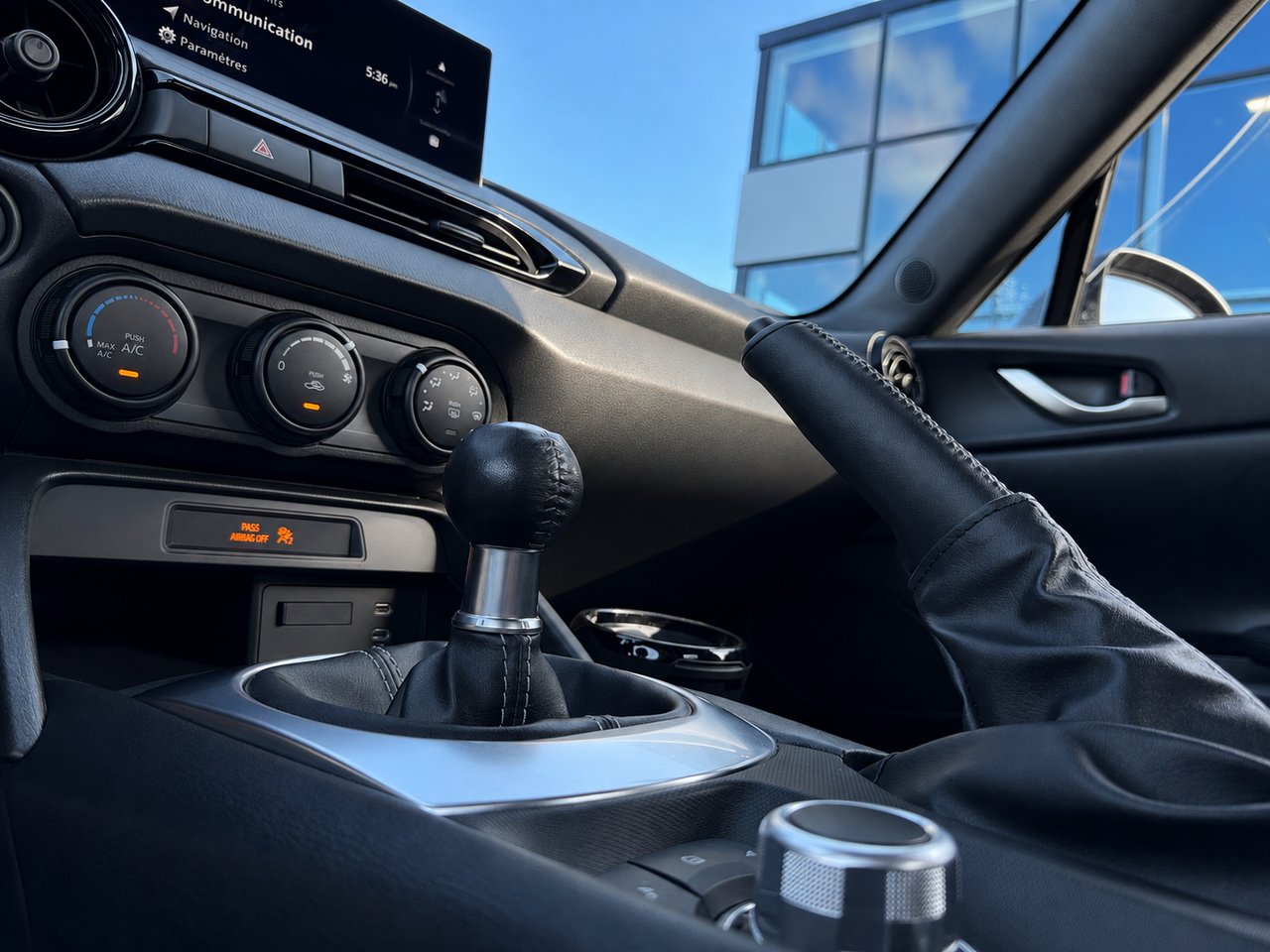 2025 Mazda MX-5 Red Châteauguay - photo #6