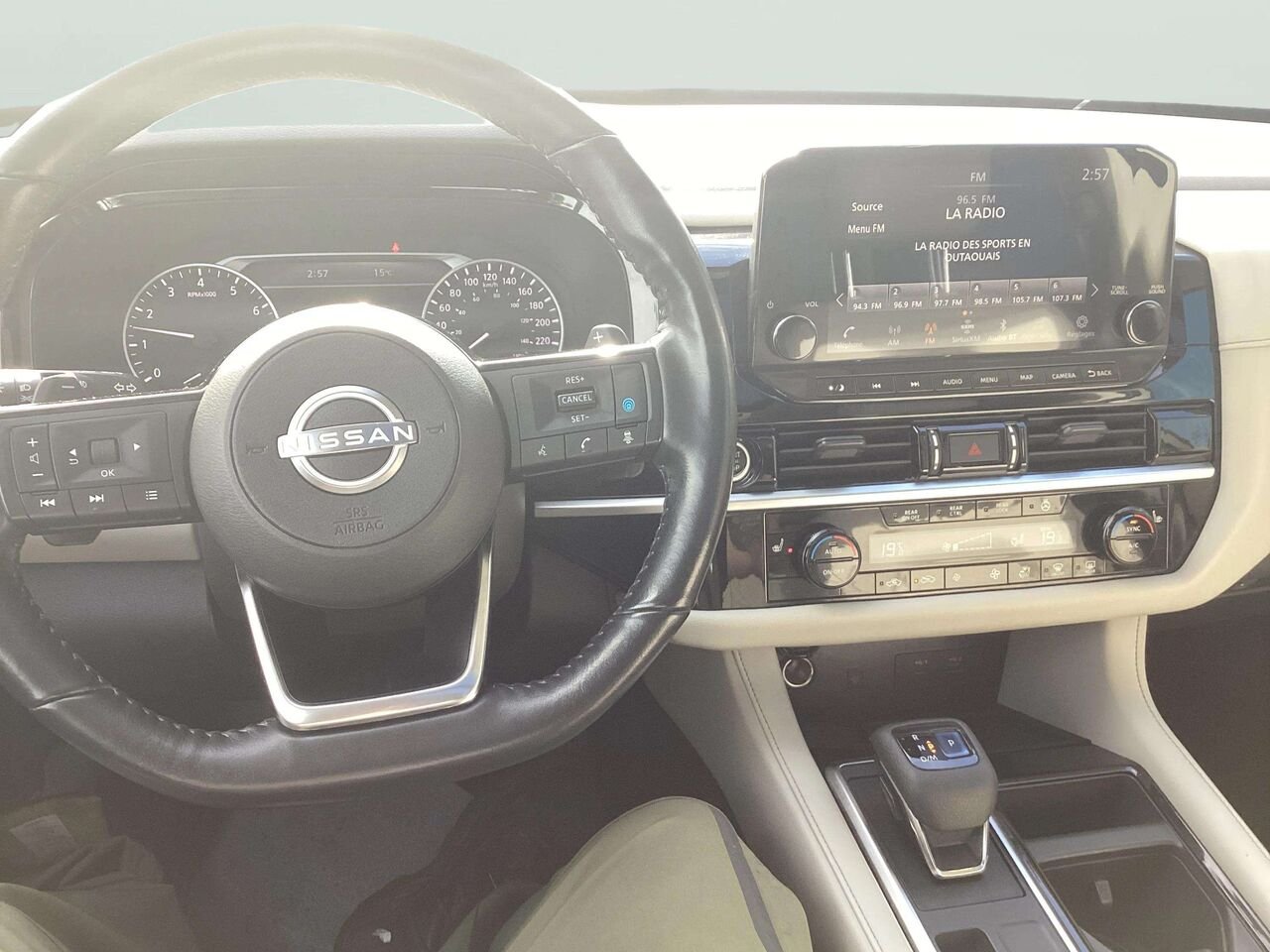 2022 NISSAN PATHFINDER SL 4RM White Gatineau - photo #9