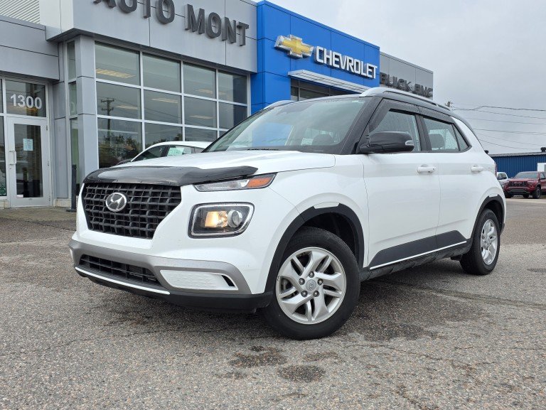 2024 Hyundai VENUE Preferred FWD White