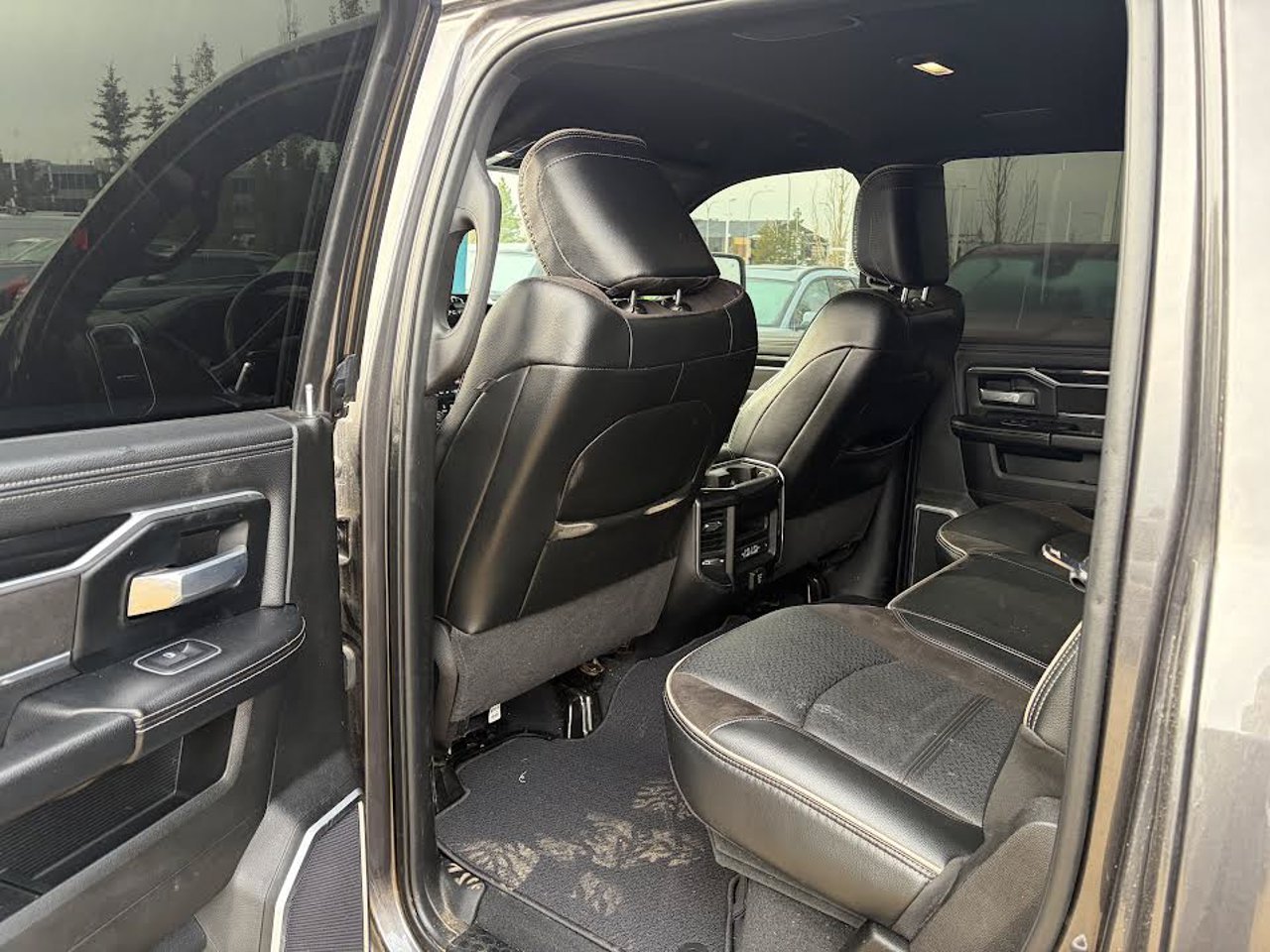 2023 Ram 2500 Laramie 4x4 Crew Cab 6'4 Box Grey Sherwood Park - photo #5