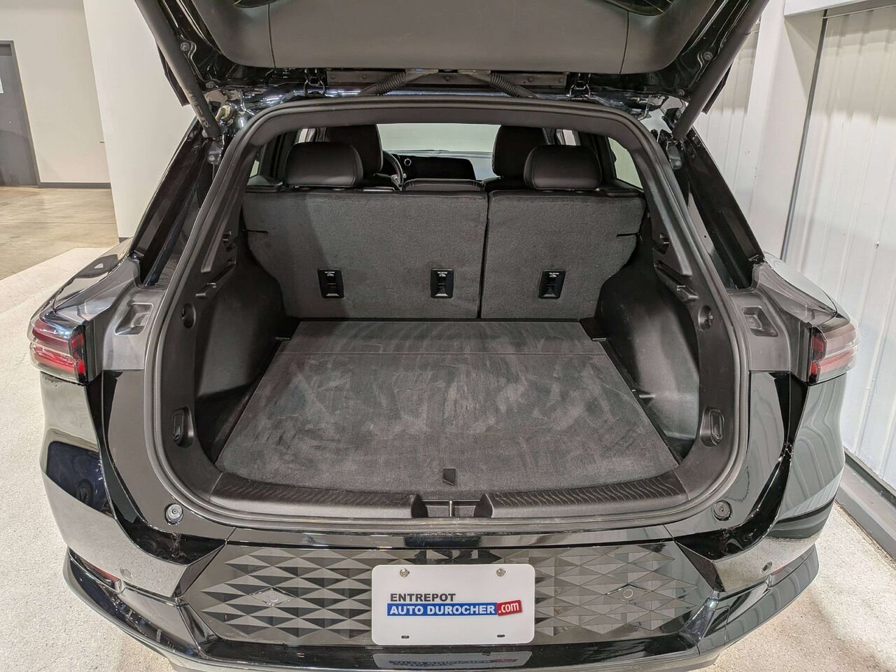2024 Chevrolet Equinox EV 4dr RS w/2RS Black Val-David - photo #8