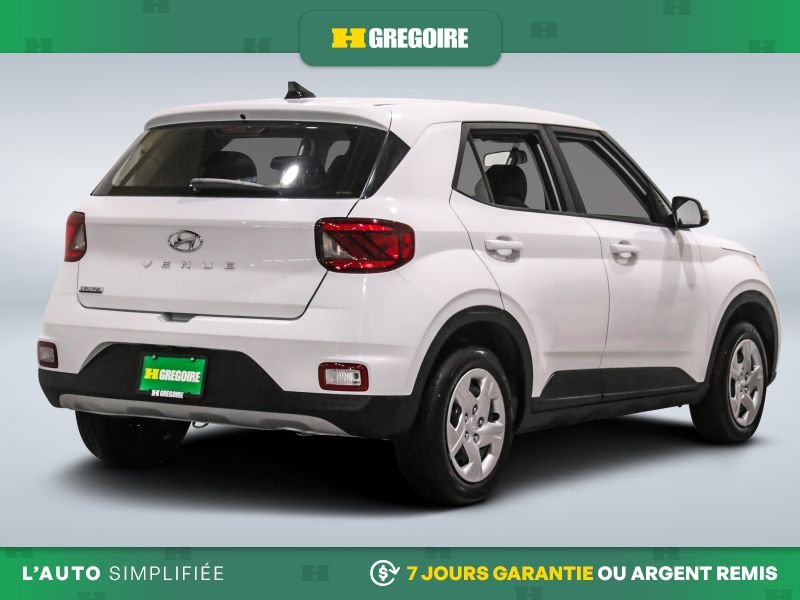 2022 Hyundai Venue White Saint-Léonard - photo #8
