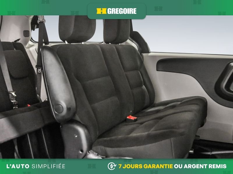 2019 Dodge GR Caravan Blue Saint-Eustache - photo #27