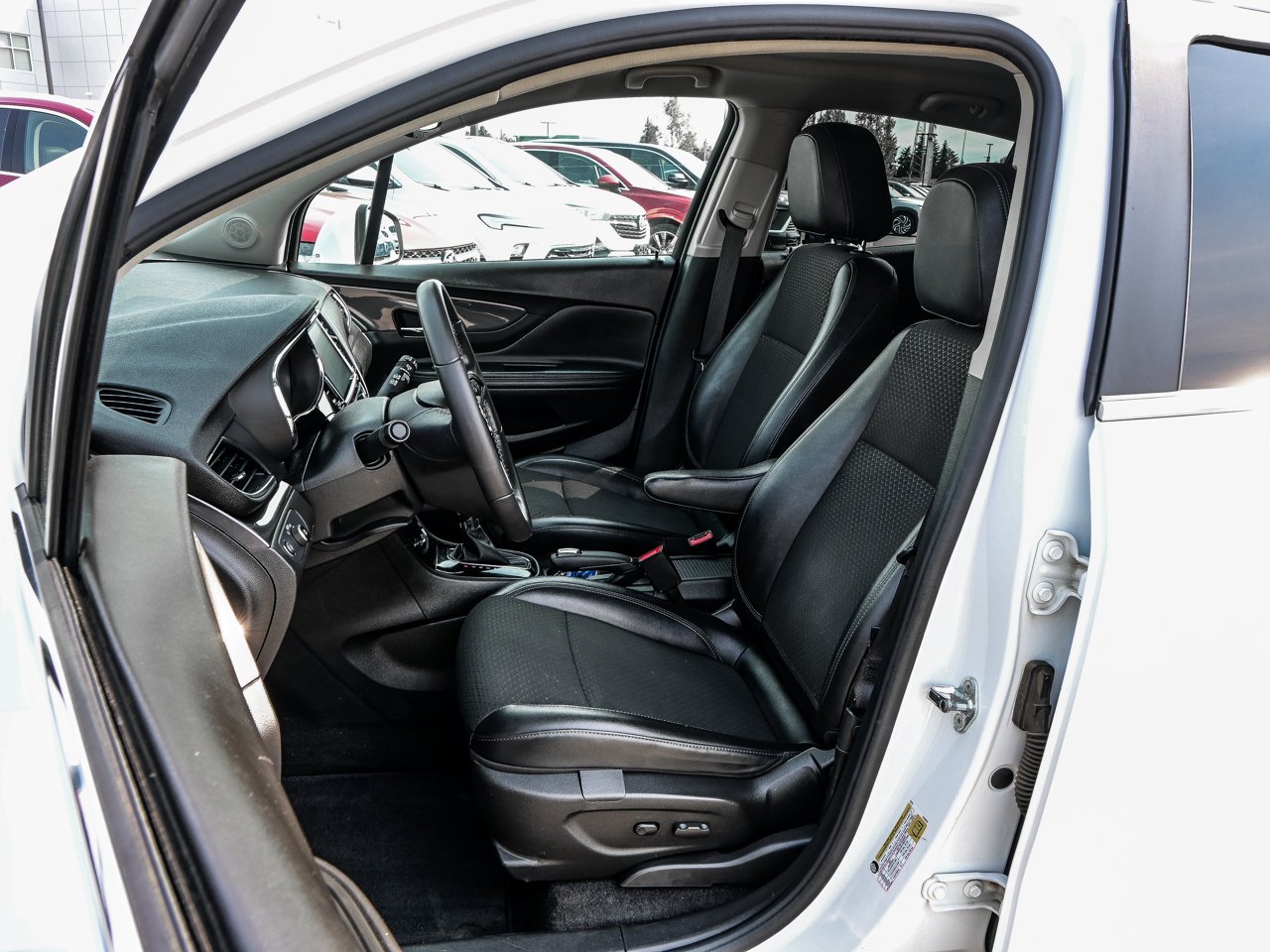2020 Buick Encore AWD 4dr Preferred White Sherwood Park - photo #15