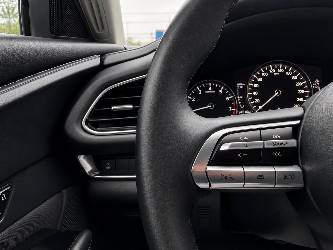 2023 Mazda CX-30 Black Châteauguay - photo #14