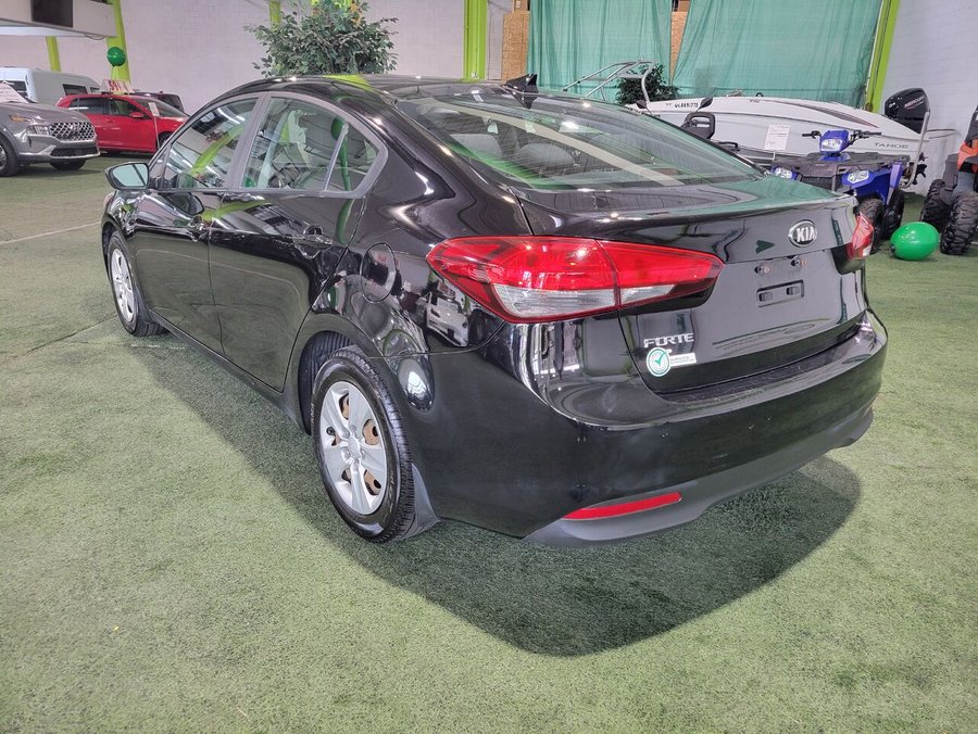 2017 Kia Forte 2017 Black