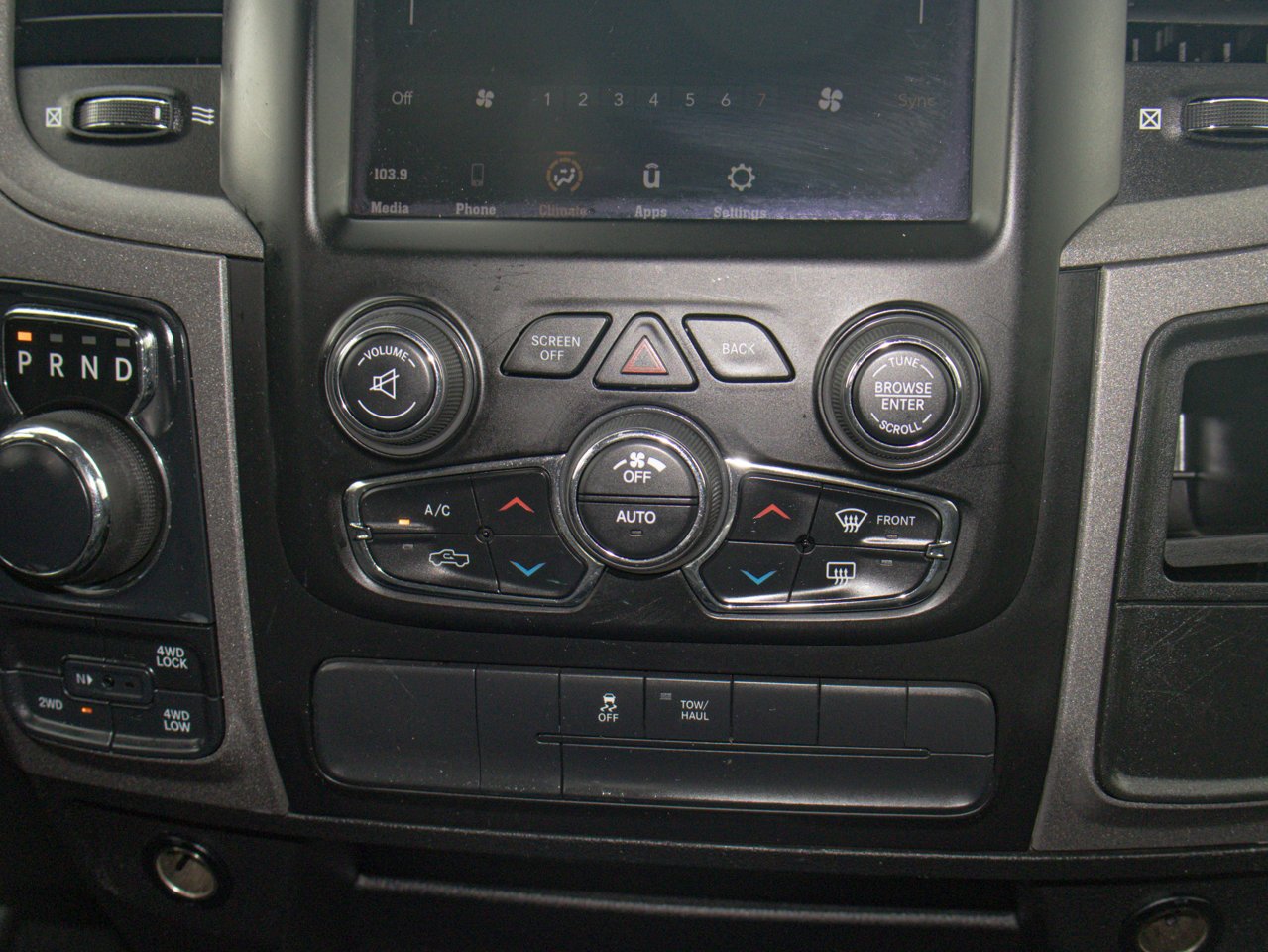 2020 Ram 1500 Classic Express 4x4 Crew Cab 5'7 Box Grey Sherwood Park - photo #28
