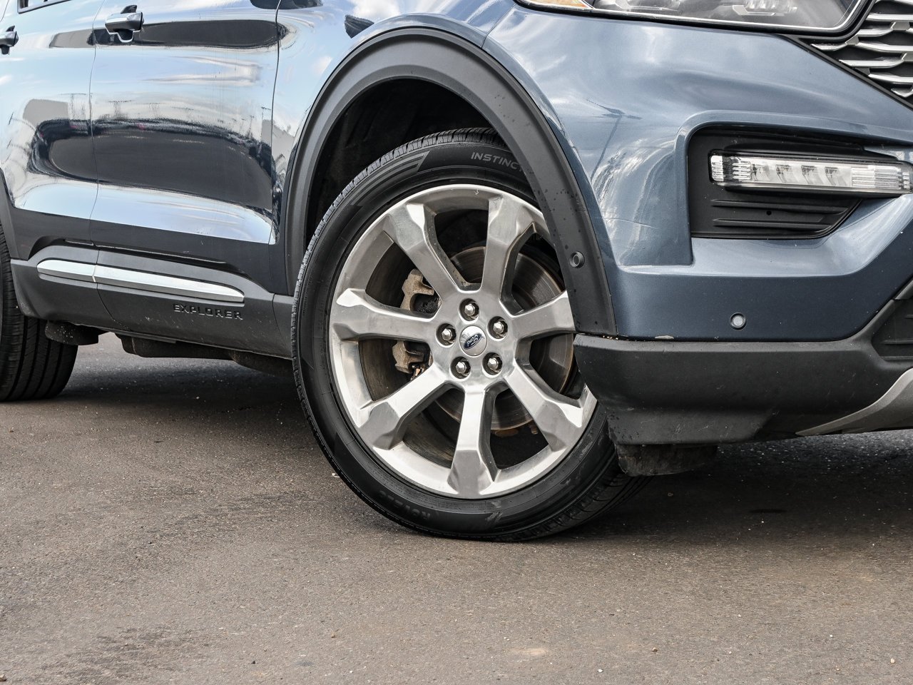 2020 Ford Explorer Platinum 4WD Blue Sherwood Park - photo #5