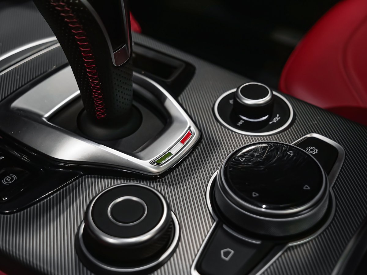 2020 Alfa Romeo Stelvio TI SPORT ASSIST CONDUITE HARMAN KARDON ROUES 20po White Montreal - photo #12