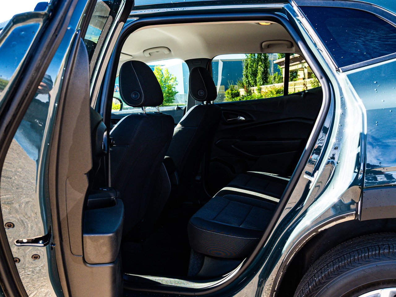 2025 Chevrolet Trax FWD 4dr LS Grey Sherwood Park - photo #26