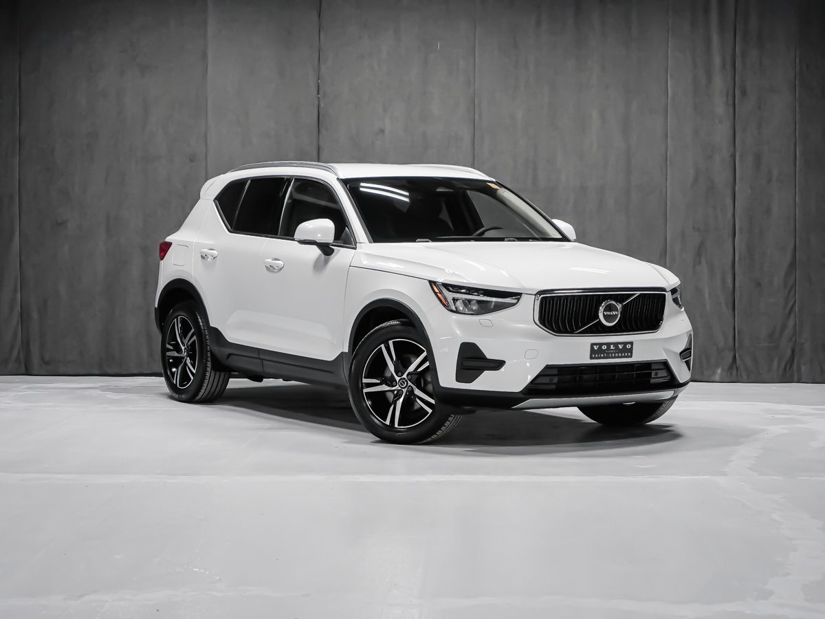 2023 Volvo XC40 B5 CORE CONVENIENCE CLIMATE White Montreal - photo #1