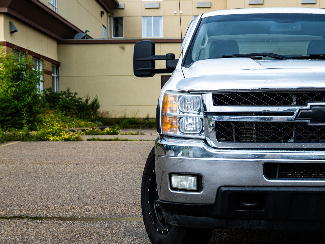 2011 Chevrolet Silverado 3500HD 4WD Crew Cab 167 LTZ White Sherwood Park - photo #5