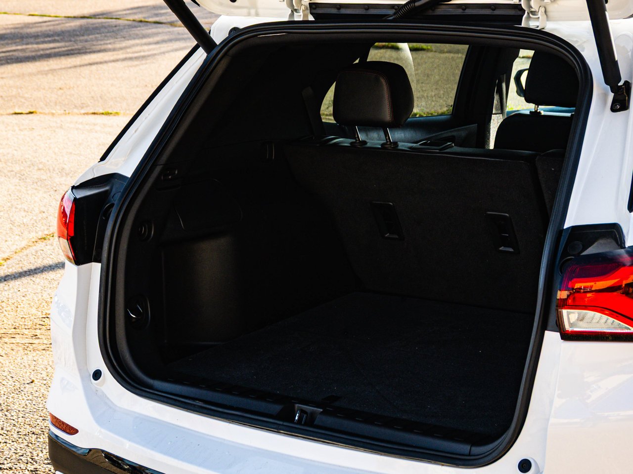 2024 Chevrolet Equinox AWD 4dr RS White Sherwood Park - photo #16
