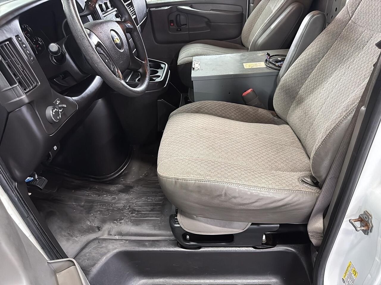 CHEVROLET EXPRESS 2500 LS 2013 Blanc Saint-Hyacinthe - photo #7