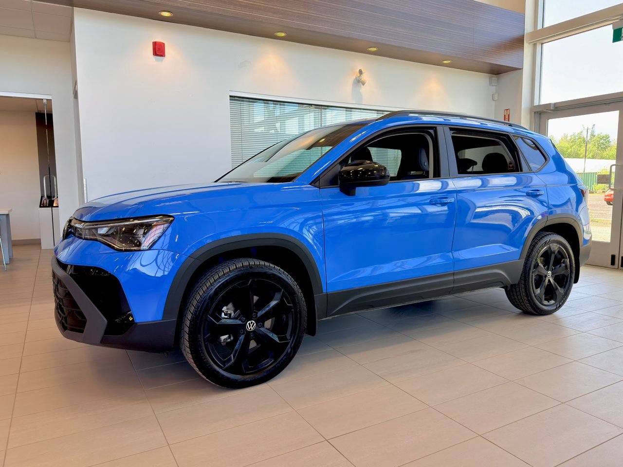 Volkswagen Taos 2026 Bleu Notre-Dame-des-Prairies - photo #2