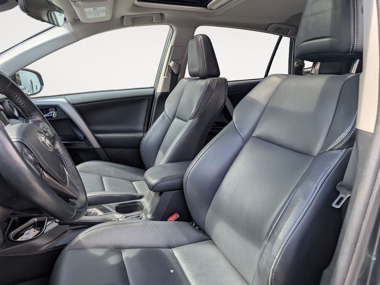 2017 Toyota RAV4 2T3DFREV0HW631881 Grey Sherbrooke - photo #6