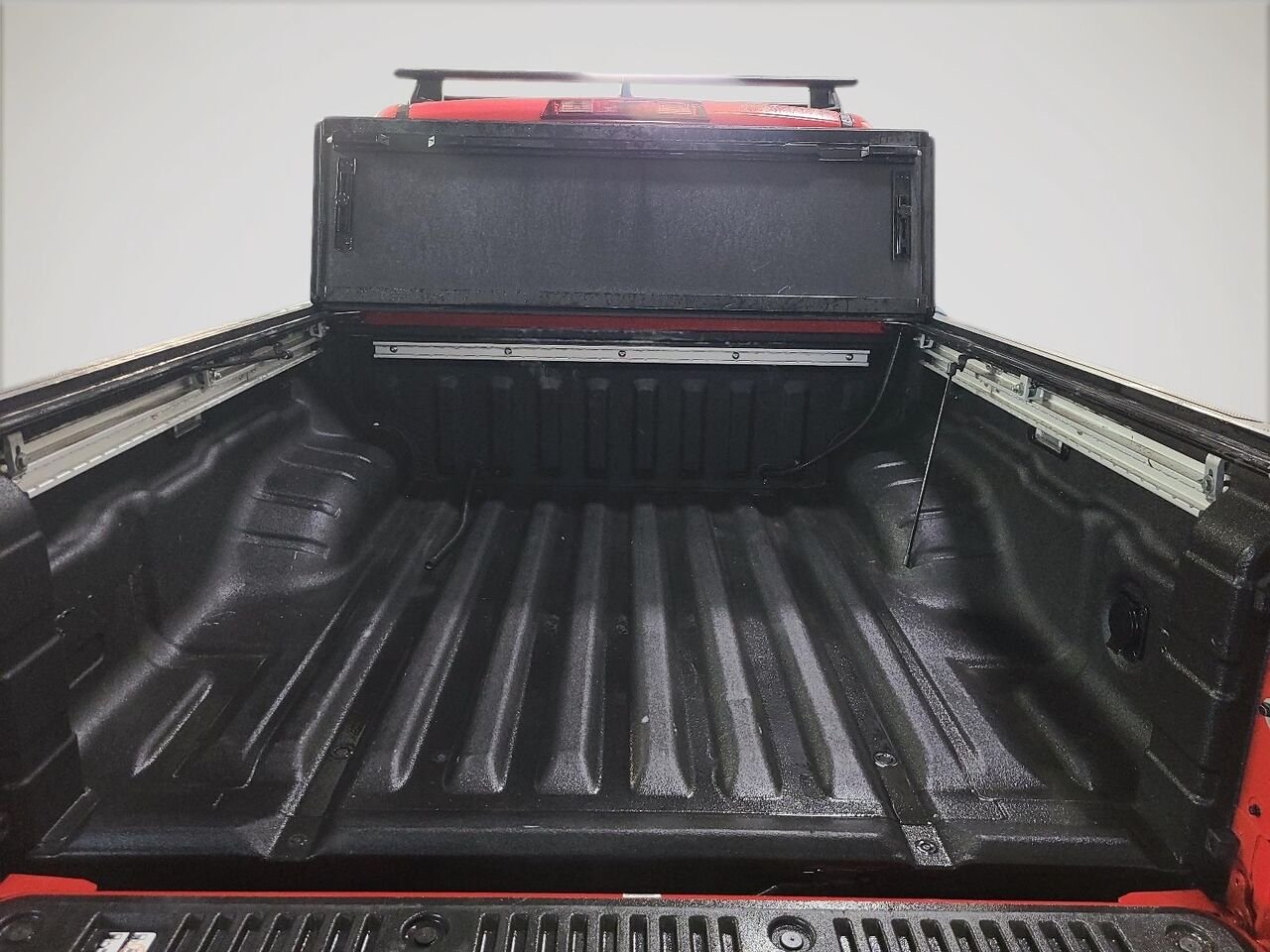 2023 Nissan Frontier PRO-4X Red Québec - photo #3
