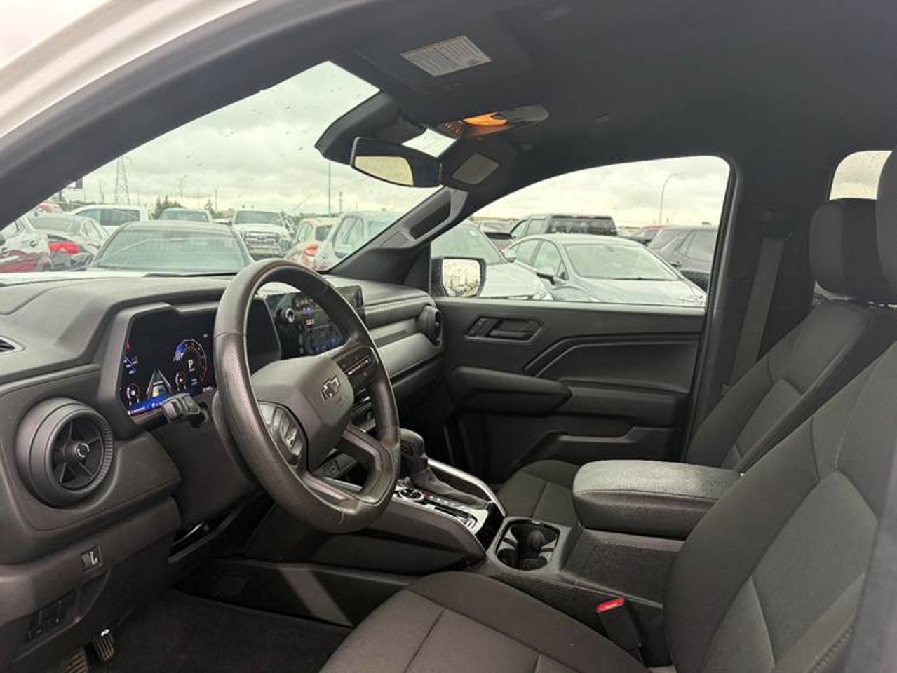 2024 Chevrolet Colorado 4WD Crew Cab Trail Boss White Sherwood Park - photo #6