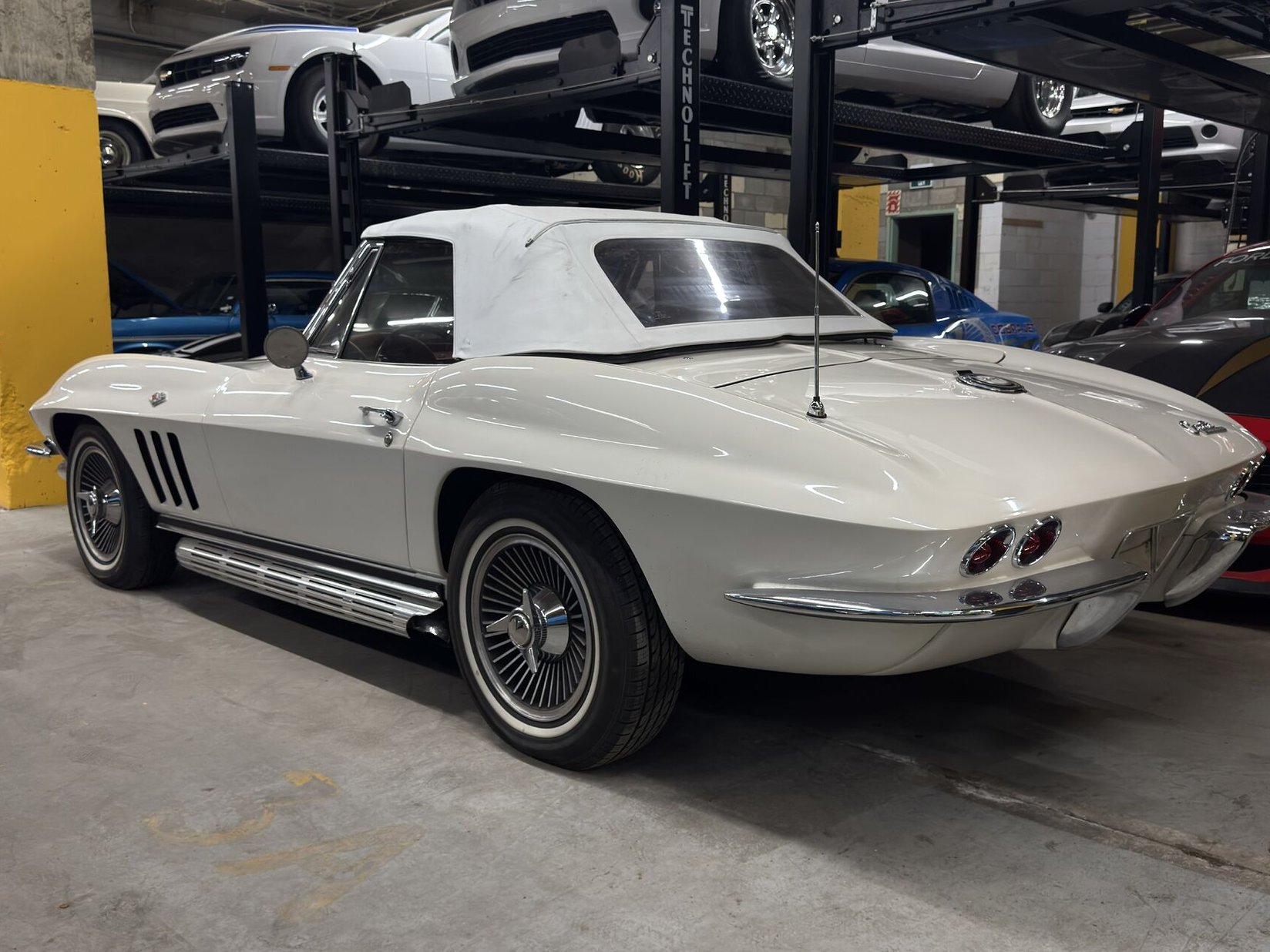 Chevrolet Corvette 1965 Blanc Montréal - photo #3
