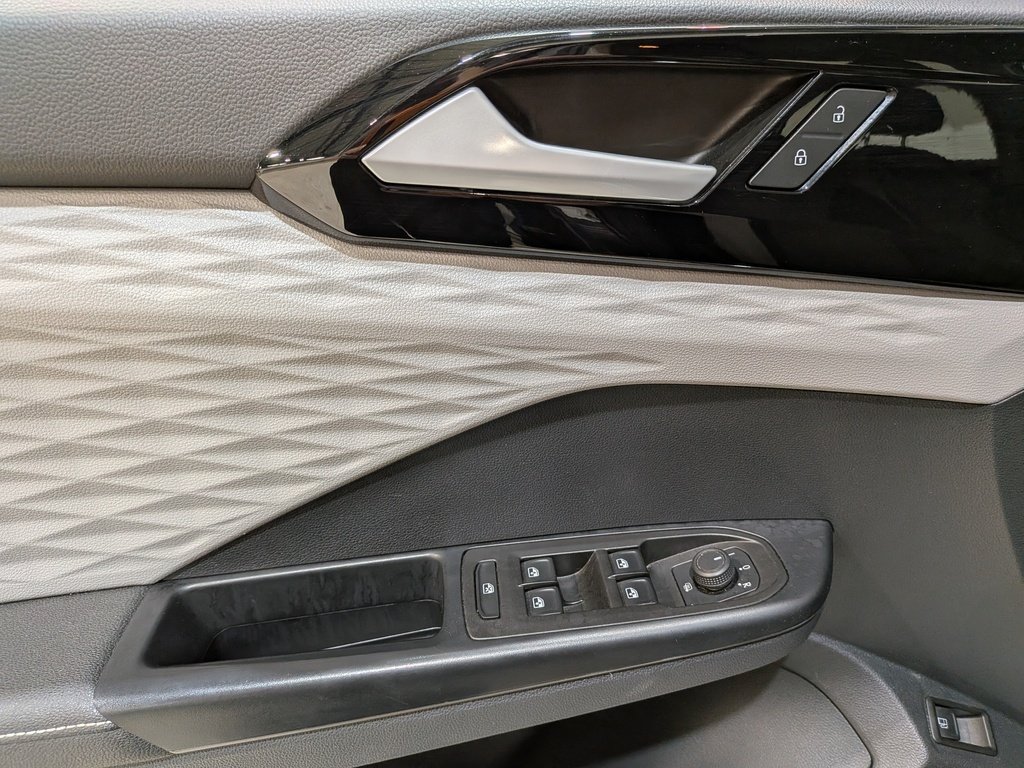 2024 Volkswagen Taos Trendline FWD Grey Val-David - photo #17