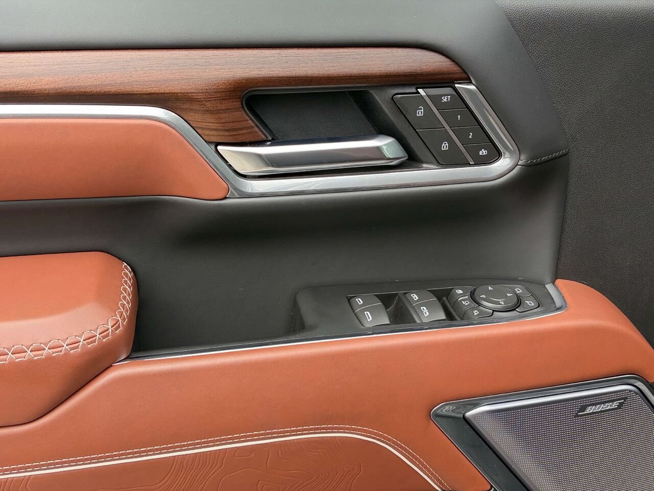 2025 GMC Sierra 2500HD Denali Ultimate Black Gatineau - photo #17