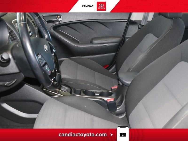 2017 Kia Forte White Blainville - photo #22