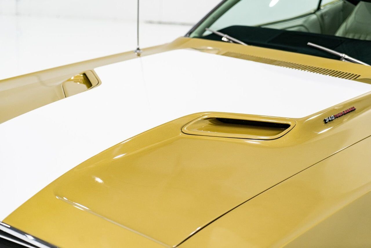 1971 Dodge Challenger *PRIX EN USD* Convertible Fully restored to desirable specifications Gold Montreal - photo #45