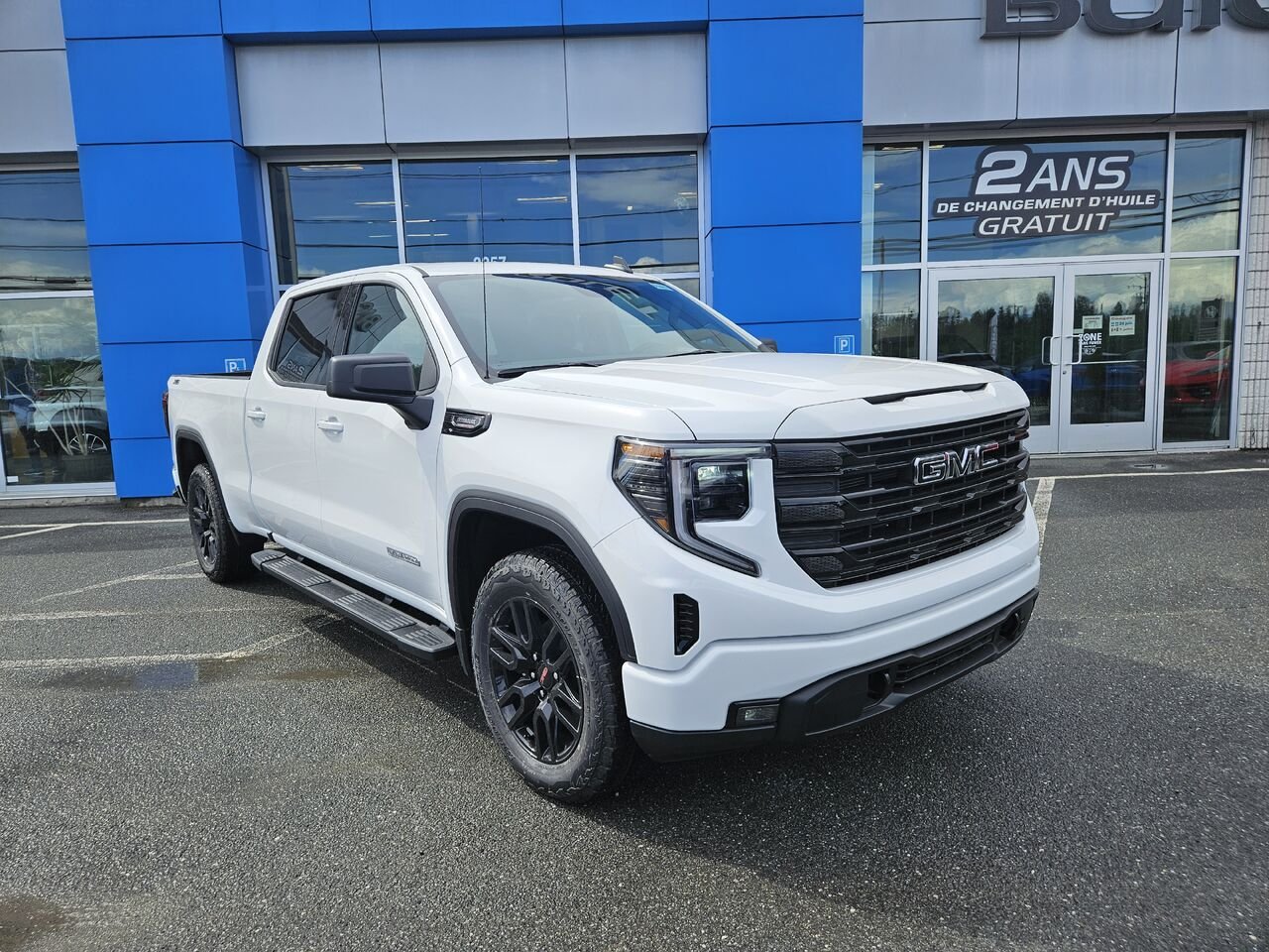 GMC Sierra 1500 Elevation cabine multiplace 4RM 157 po 2026 Blanc sommet Thetford Mines - photo #1