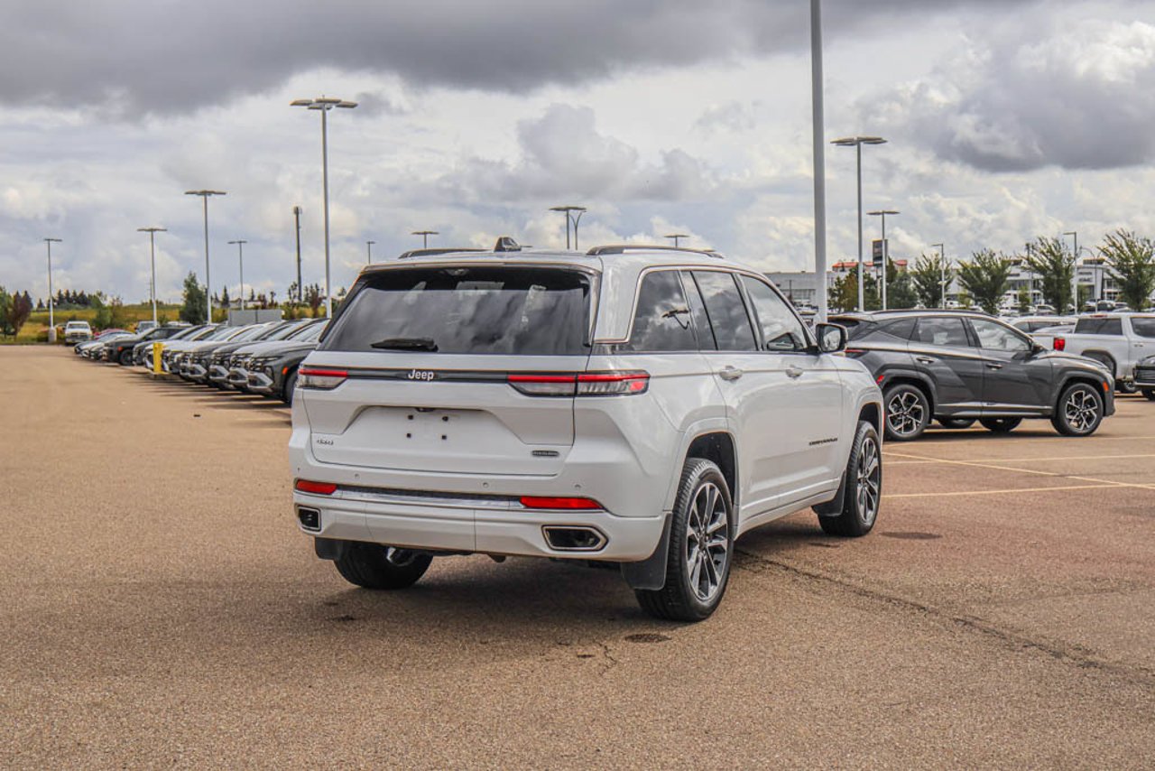 2023 Jeep Grand Cherokee Overland 4x4 White Sherwood Park - photo #8