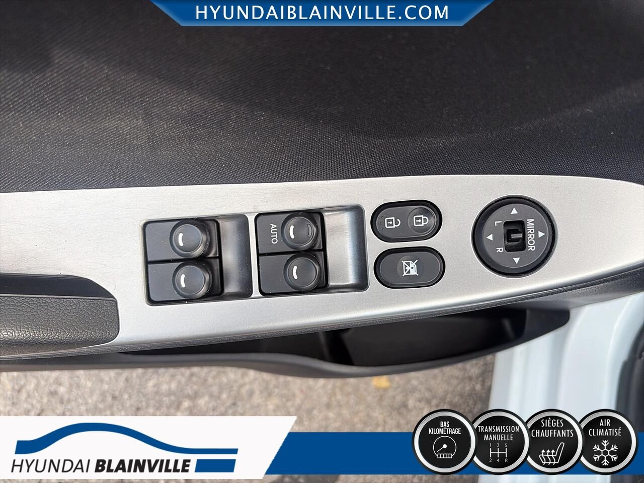 2017 Hyundai Accent White Blainville - photo #11