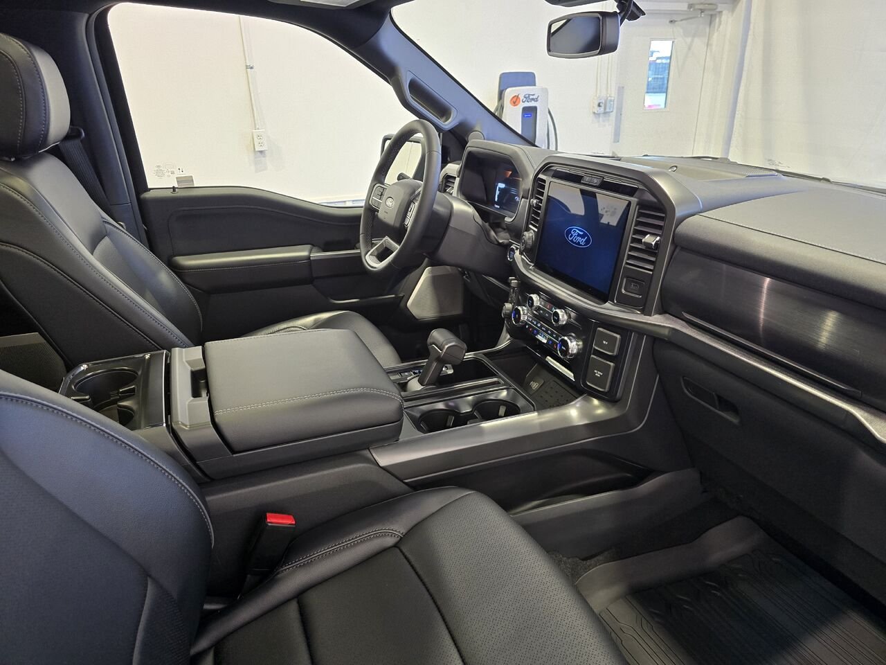 2026 Ford F-150 Agate Black Metallic Châteauguay - photo #9