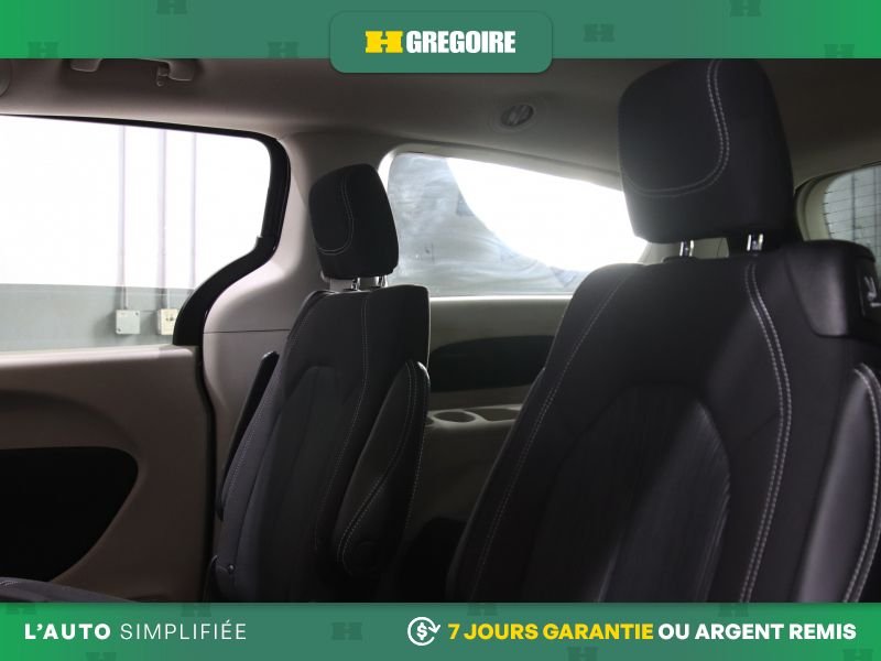 2022 Chrysler Grand Caravan Black Saint-Eustache - photo #23