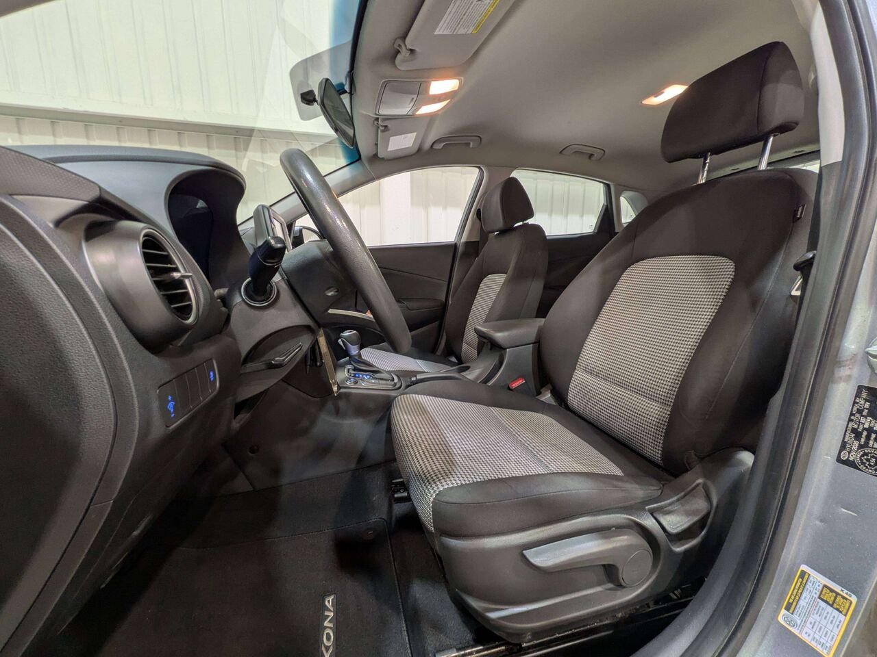 2021 Hyundai Kona 2.0L Essential AWD Grey Val-David - photo #1