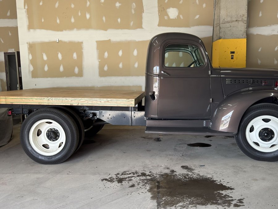 Chevrolet 153 1946 Brun
