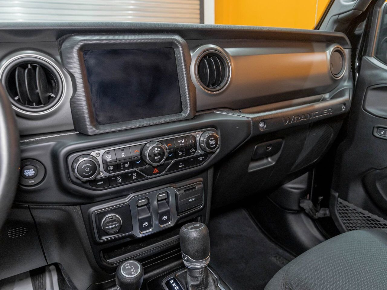 2021 Jeep Wrangler SPORT S 4X4 V6 *NAV* SIÈGES CHAUFF CARPLAY ALPINE Black Saint-Jérôme - photo #17